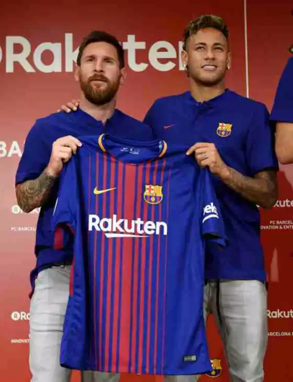 What Do You Think Of Barca’s New Jersey As Players Show Off [Photos]